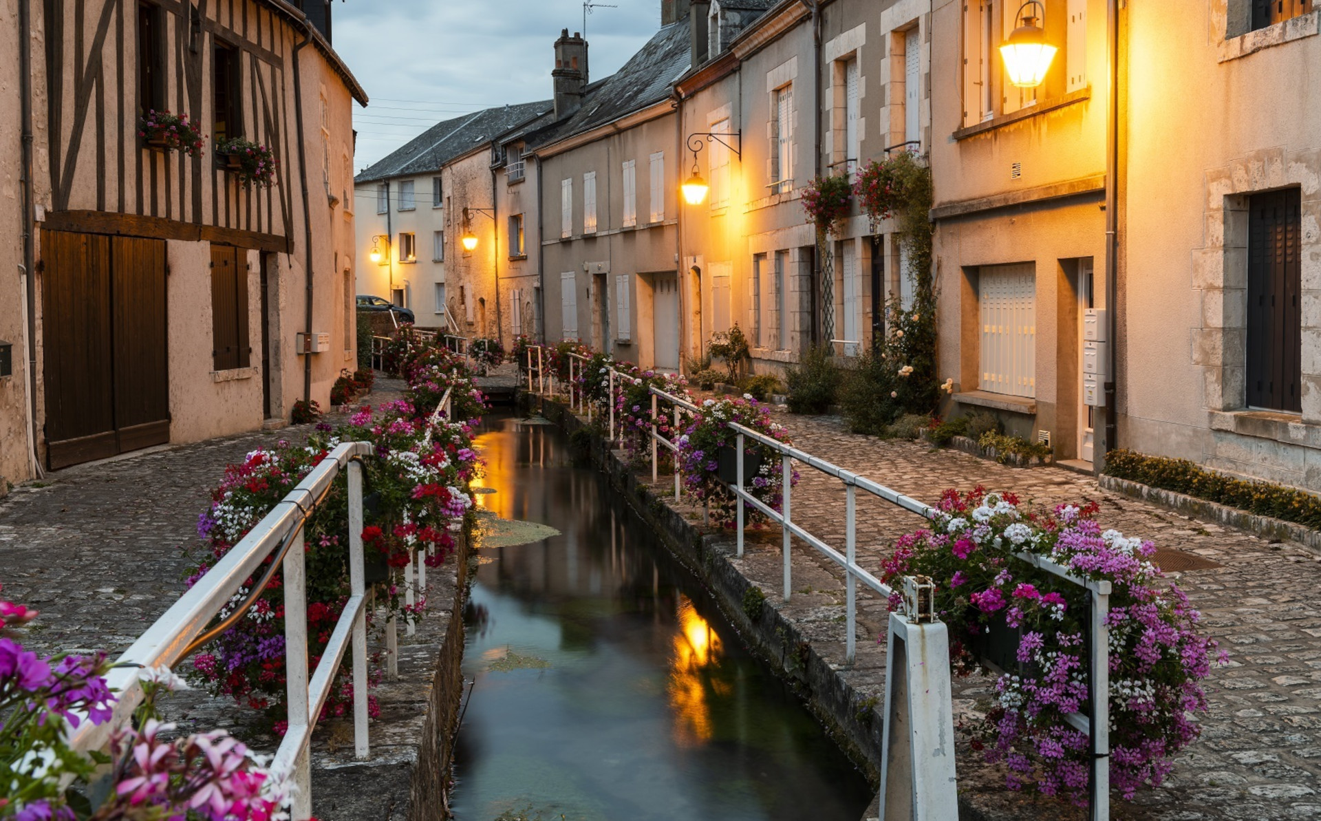 Pourquoi venir vivre à Beaugency ? Un trésor caché au cœur de la Vallée de la Loire 🌿🏰